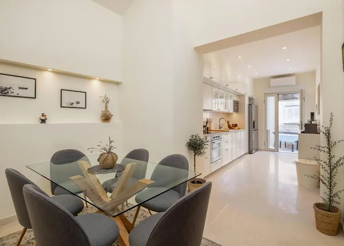 New Luxury Timeless With Private Pool, Free Parking, Seafront, For 6 Persons * 科尔丘拉