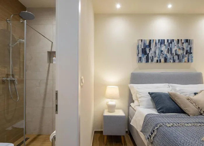 New Luxury Timeless With Private Pool, Free Parking, Seafront, For 6 Persons 别墅 *