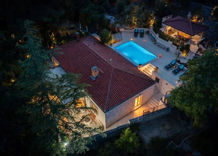 别墅 New Luxury Timeless With Private Pool, Free Parking, Seafront, For 6 Persons