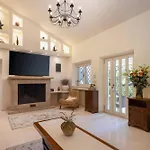 New Luxury Timeless With Private Pool, Free Parking, Seafront, For 6 Persons Vila Korcula Town