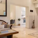 New Luxury Timeless With Private Pool, Free Parking, Seafront, For 6 Persons Villa Korcula Town
