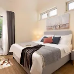 New Luxury Timeless With Private Pool, Free Parking, Seafront, For 6 Persons *