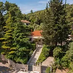 New Luxury Timeless With Private Pool, Free Parking, Seafront, For 6 Persons * Korcula Town