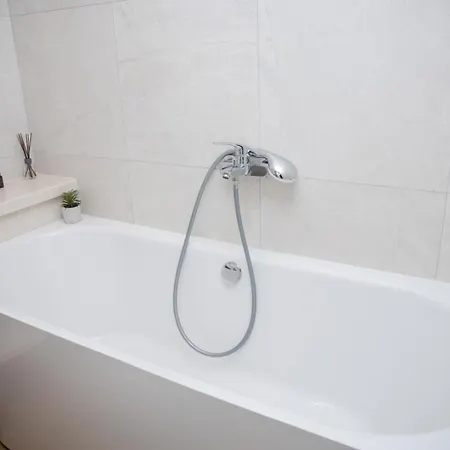 New Luxury Timeless With Private Pool, Free Parking, Seafront, For 6 Persons Villa *