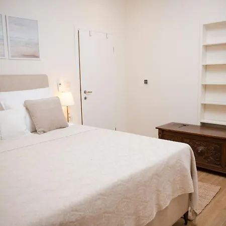New Luxury Timeless With Private Pool, Free Parking, Seafront, For 6 Persons Villa Korcula Town