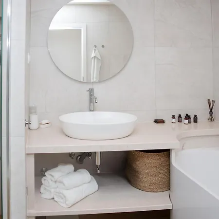 New Luxury Timeless With Private Pool, Free Parking, Seafront, For 6 Persons Villa