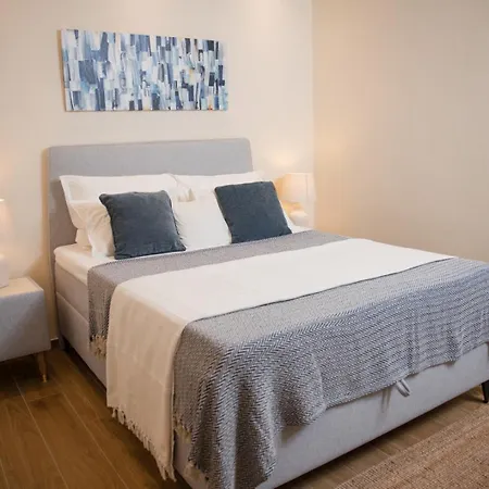 Villa New Luxury Timeless With Private Pool, Free Parking, Seafront, For 6 Persons Korcula Town