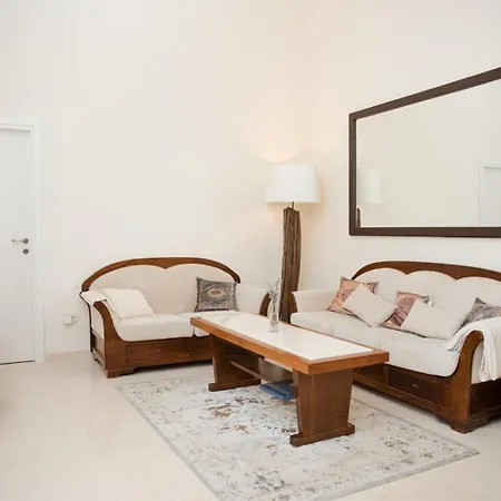 New Luxury Timeless With Private Pool, Free Parking, Seafront, For 6 Persons * Korcula Town