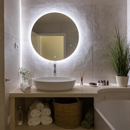 Villa New Luxury Timeless With Private Pool, Free Parking, Seafront, For 6 Persons Korčula