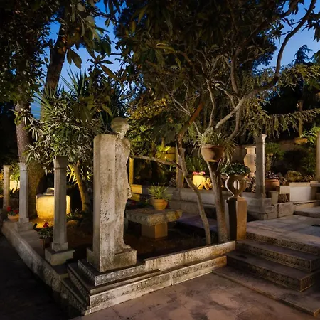 New Luxury Timeless With Private Pool, Free Parking, Seafront, For 6 Persons