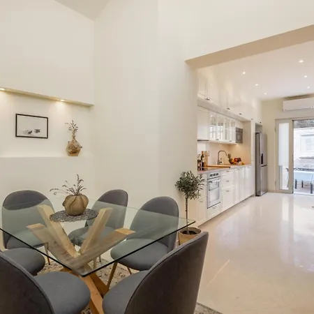 Villa New Luxury Timeless With Private Pool, Free Parking, Seafront, For 6 Persons