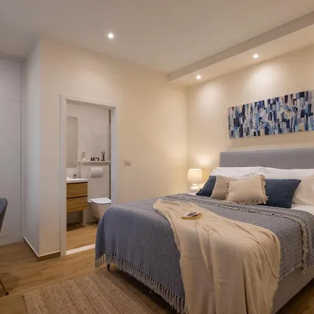 Villa New Luxury Timeless With Private Pool, Free Parking, Seafront, For 6 Persons Korčula