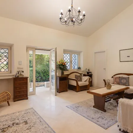 New Luxury Timeless With Private Pool, Free Parking, Seafront, For 6 Persons וילה קורצולה