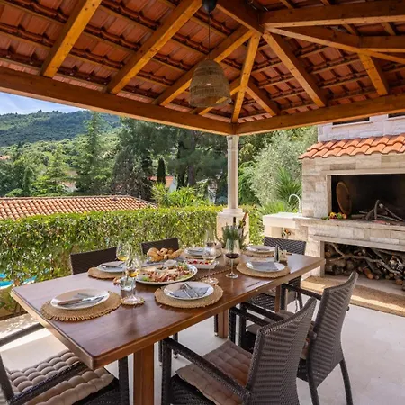וילה New Luxury Timeless With Private Pool, Free Parking, Seafront, For 6 Persons *