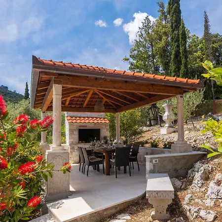 New Luxury Timeless With Private Pool, Free Parking, Seafront, For 6 Persons וילה קורצולה
