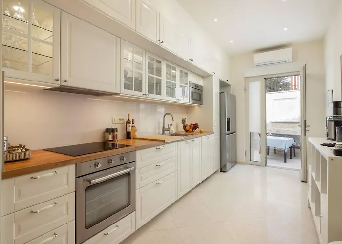 Villa New Luxury Timeless With Private Pool, Free Parking, Seafront, For 6 Persons Korčula