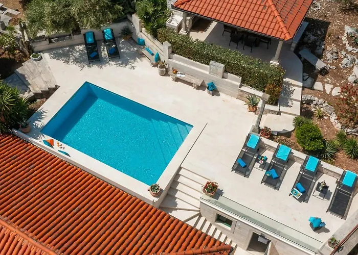 New Luxury Timeless With Private Pool, Free Parking, Seafront, For 6 Persons * Korčula