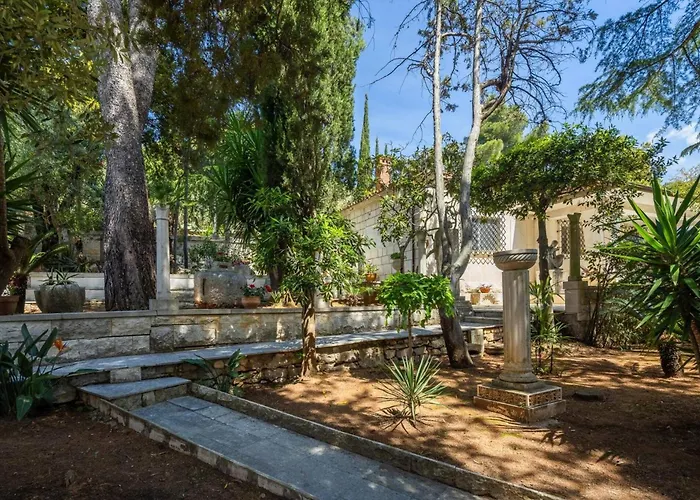 Villa New Luxury Timeless With Private Pool, Free Parking, Seafront, For 6 Persons Korčula