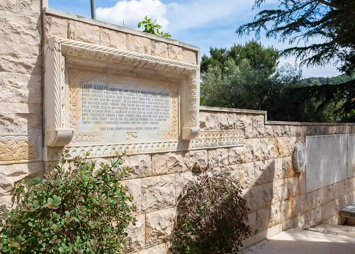 New Luxury Timeless With Private Pool, Free Parking, Seafront, For 6 Persons Villa Korčula