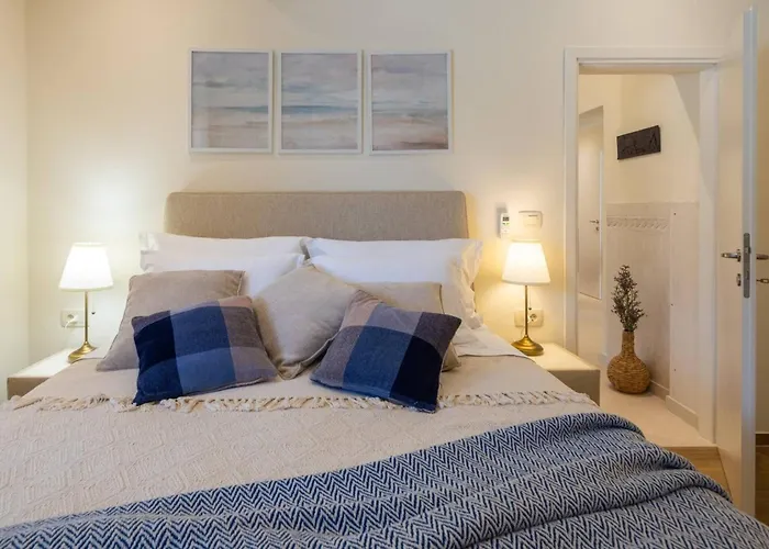 New Luxury Timeless With Private Pool, Free Parking, Seafront, For 6 Persons Villa *
