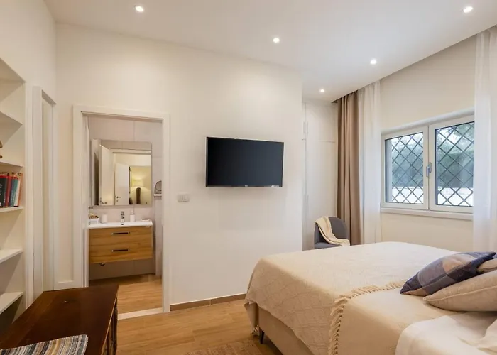 Villa New Luxury Timeless With Private Pool, Free Parking, Seafront, For 6 Persons Korčula