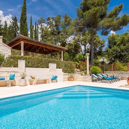 Villa New Luxury Timeless With Private Pool, Free Parking, Seafront, For 6 Persons Korčula