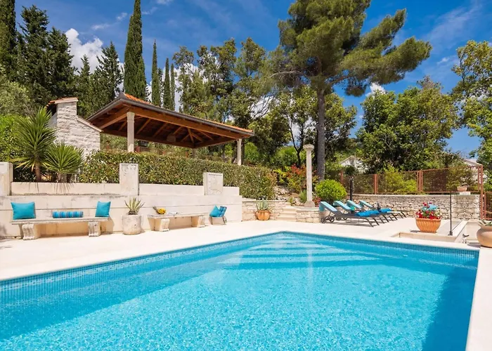 Villa New Luxury Timeless With Private Pool, Free Parking, Seafront, For 6 Persons Korčula