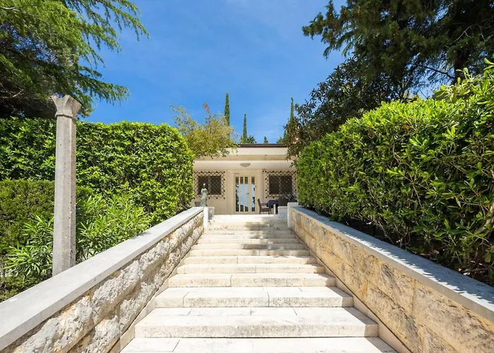 New Luxury Timeless With Private Pool, Free Parking, Seafront, For 6 Persons Korčula
